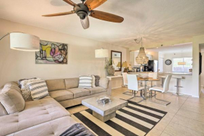 Calm Jupiter Condo with Lanai Less Than 1 Mi to Beach!